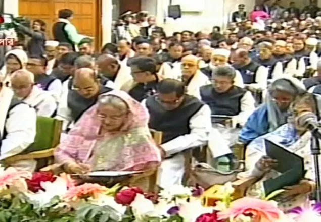 শপথ নিলেন নবনির্বাচিত সংসদ সদস্যরা