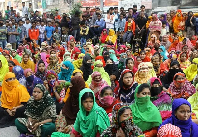 শ্রমিক বিক্ষোভ: ১০ কারখানা ভাঙচুর, শতাধিক বন্ধ