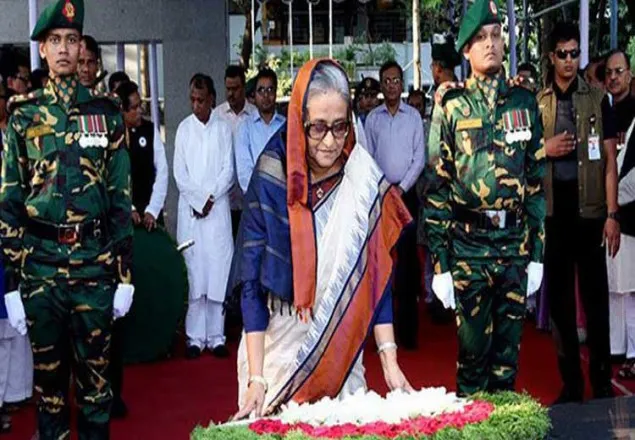 বঙ্গবন্ধুর প্রতিকৃতিতে প্রধানমন্ত্রীর শ্রদ্ধা