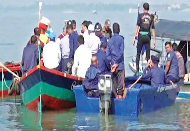 ট্রলার ডুবি, এখনো সন্ধান মেলেনি নিখোঁজ ২০ শ্রমিকের