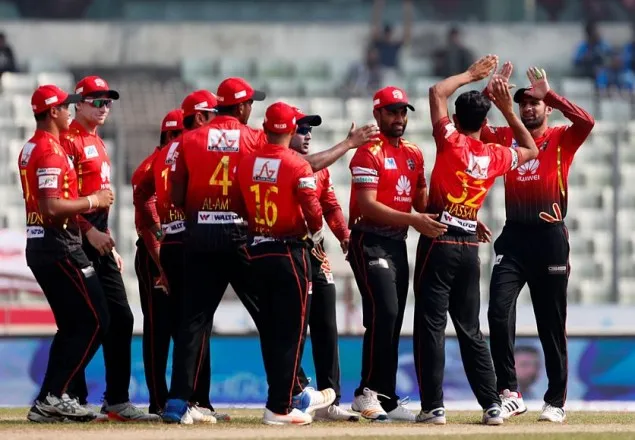 টস জিতে বোলিংয়ে কুমিল্লা ভিক্টোরিয়ান্স