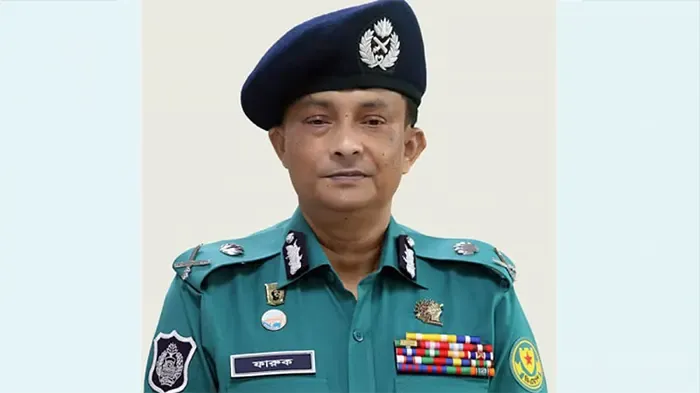 সাবেক ডিএমপি কমিশনার ফারুককে শাহজালালে আটকে দিলো পুলিশ