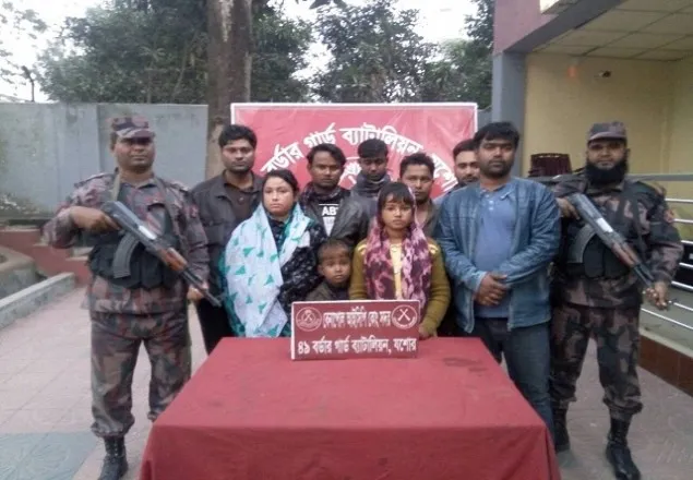 বেনাপোল সীমান্তে অনুপ্রবেশের সময় আটক ৯