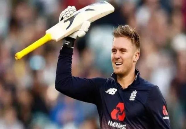 নান্দনিক ইনিংস খেলে ফিরলেন জেসন রয়