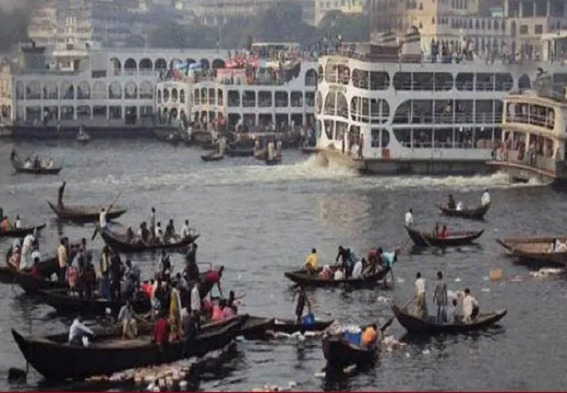 বুড়িগঙ্গায় লঞ্চের ধাক্কায় নৌকাডুবি, একই পরিবারের নিহত ৩