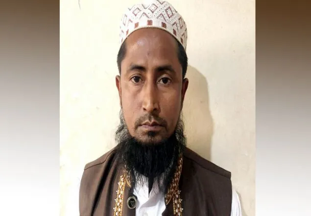 শিক্ষকের পেটে ইয়াবা!