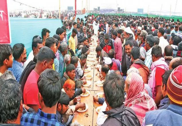 পদ্মার চরে এমপি আয়েনের ‘ভোটের ভোজ’