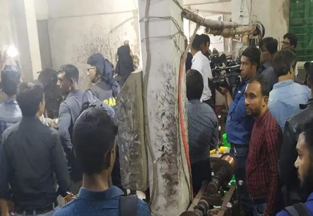 বংশালে নকল ক্যাবল তৈরির কারখানা, চলছে র‌্যাবের অভিযান