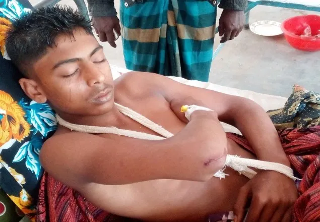 যশোরে তুচ্ছ ঘটনাকে কেন্দ্র করে শিশুকে পিটিয়ে আহত