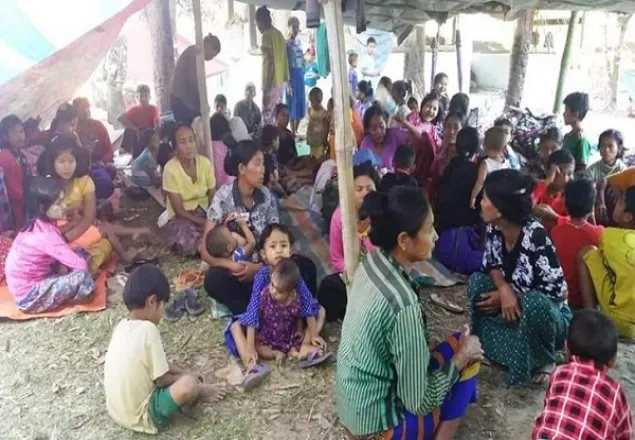 বাংলাদেশে প্রবেশের অপেক্ষায় দুই শতাধিক শরণার্থী