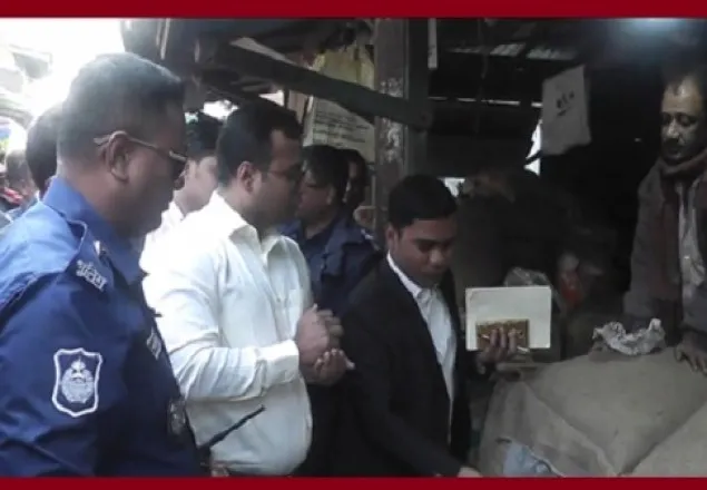 আজব হলেও সত্য গাইবান্ধার বাজারে প্লাস্টিকের চাল 