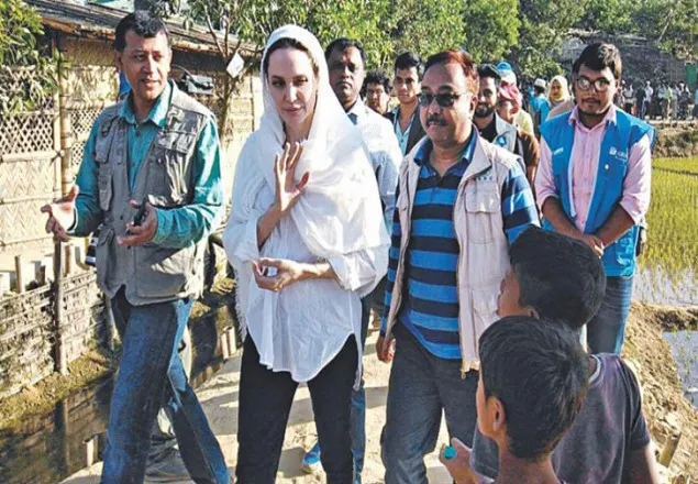 কুতুপালংয়ে রোহিঙ্গাদের দুর্দশার কথা শুনলেন অ্যাঞ্জেলিনা জোলি