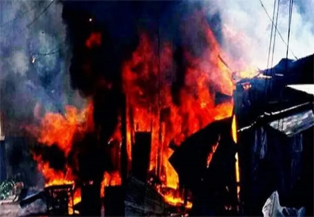 চট্টগ্রামে অগ্নিকাণ্ডে ৮১ ঘর পুড়ে ছাই