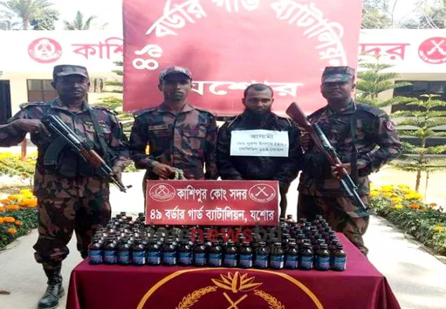 কাশিপুর সীমান্তে ফেনসিডিলসহ ইজিবাইক চালক আটক