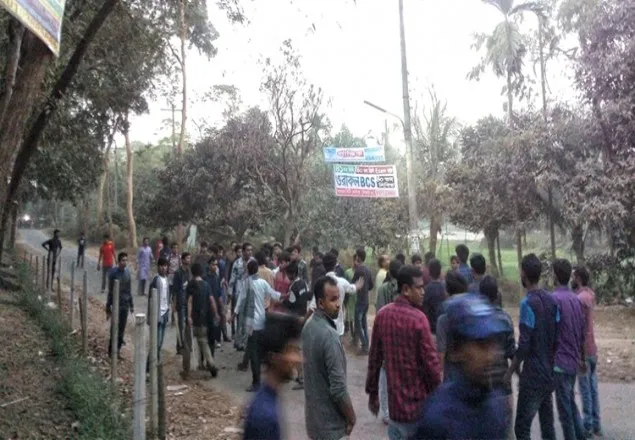জাবিতে ছাত্রলীগের দুই পক্ষে সংঘর্ষ, প্রক্টরসহ আহত ১০