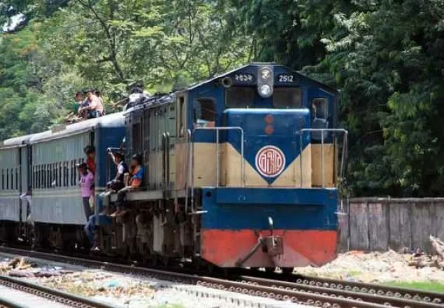 রাজধানীতে ট্রেনের ধাক্কায় নিহত ২