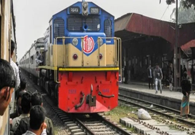রাজধানীতে ট্রেনের ধাক্কায় নিহত ২