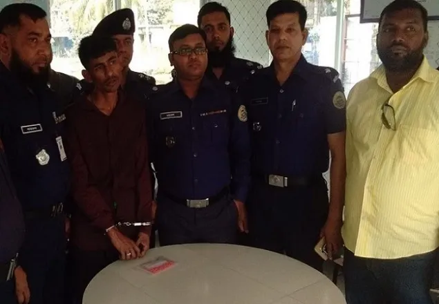 লালমোহনে ২১৮ পিস ইয়াবাসহ মাদক ব্যবসায়ী আটক