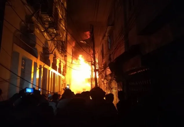 চকবাজার অগ্নিকাণ্ডের ঘটনা তদন্তে ৩ সদস্যের কমিটি