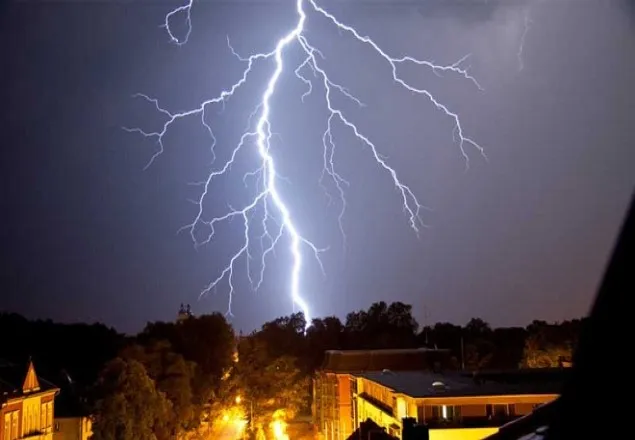 যশোরের শার্শায় বজ্রপাতে শ্রমিক নিহত