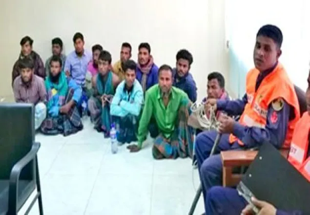 ভোলায় নিষেধাজ্ঞা অমান্য করে মাছ ধরায় ১৩ জেলের কারাদণ্ড
