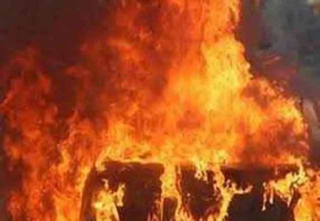 আশুলিয়ায় করিম সুপার মার্কেটে আগুন