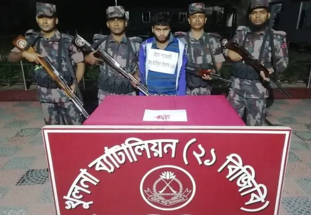 বেনাপোল সীমান্তে ইয়াবাসহ আটক ১