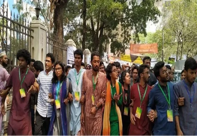 ঢাবিতে অনির্দিষ্টকালের ধর্মঘট, ক্লাস-পরীক্ষা বর্জন