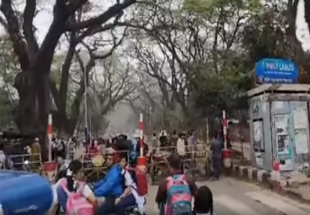  ঢাবি ক্যাম্পাস অবরোধ ছাত্রলীগের