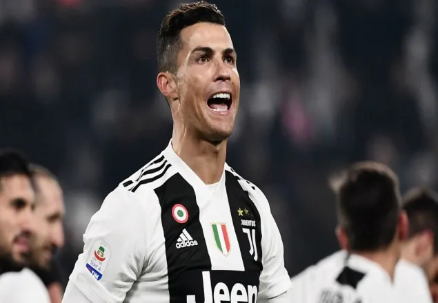 রোনালদোর হ্যাটট্রিকে কোয়ার্টার ফাইনালে জুভেন্টাস