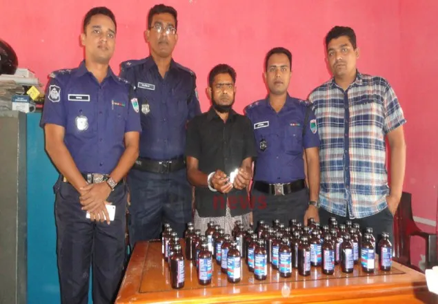 যশোরে ফেনসিডিলসহ মাদক ব্যবসায়ী আটক