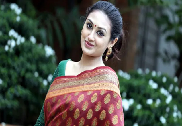 মিডিয়া থেকে অবসরে কুসুম শিকদার!