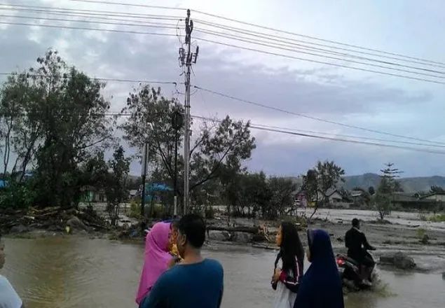 ইন্দোনেশিয়ায় বন্যায় নিহত অর্ধশতাধিক