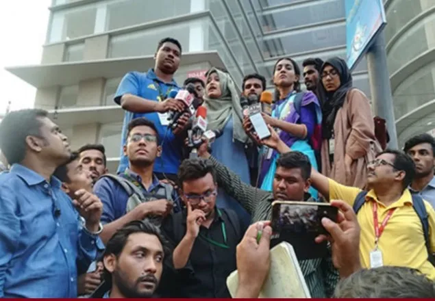 ফের নিরাপদ সড়ক আন্দোলনের ডাক শিক্ষার্থীদের 