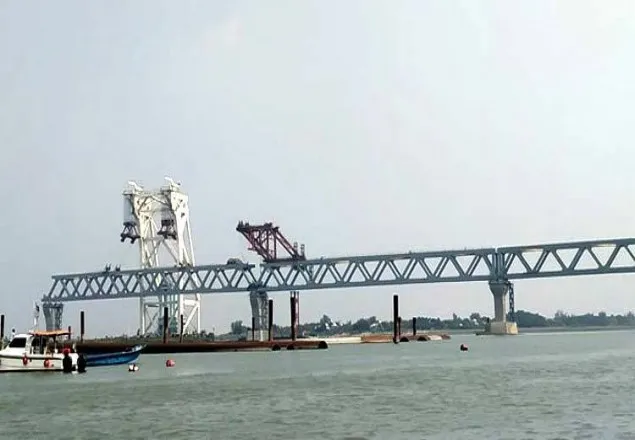 বৃহস্পতিবার পদ্মা সেতুতে বসছে নবম স্প্যান