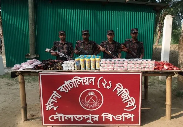 বেনাপোলে ৮ লাখ টাকার ভারতীয় অবৈধ পণ্য উদ্ধার