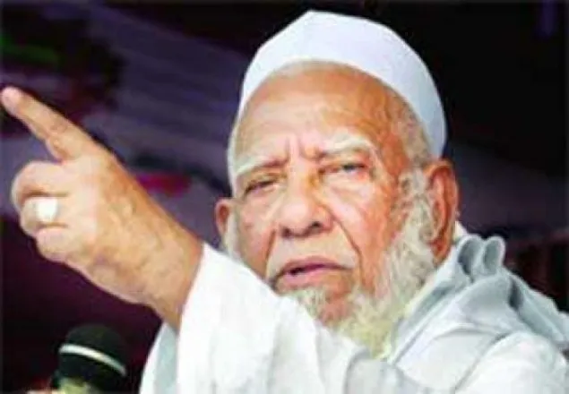 মুসলমানদের নেতৃত্ব শূন্য করার পায়তাঁরা হচ্ছে: আল্লামা শফী