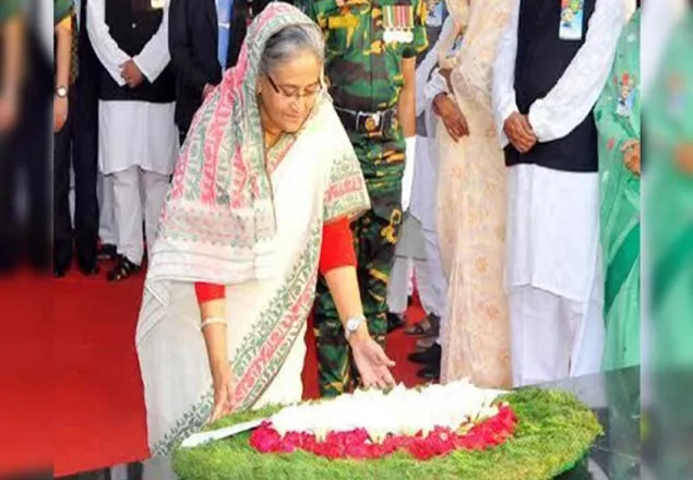 বঙ্গবন্ধুর প্রতিকৃতিতে প্রধানমন্ত্রীর শ্রদ্ধা