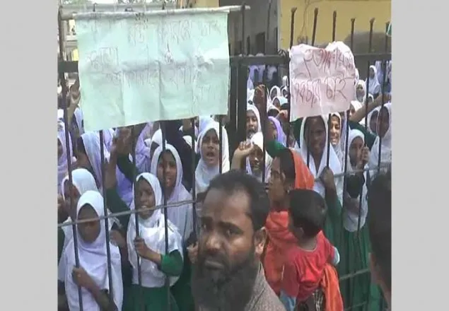 কুমিল্লায় সড়ক দুর্ঘটনায় ২ স্কুলছাত্রী নিহত