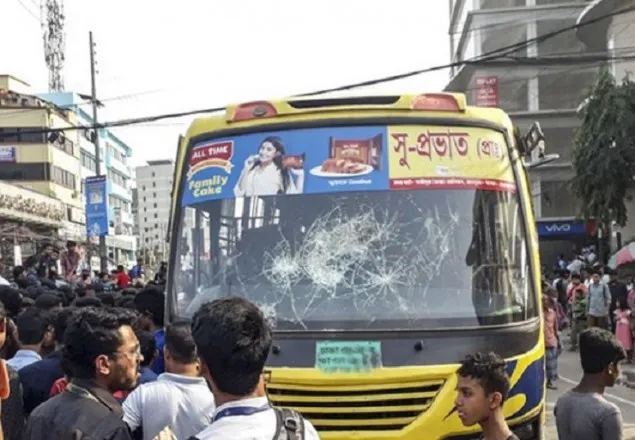 সেদিনের 'সুপ্রভাত' বাসটি চালাচ্ছিল কন্ডাক্টর