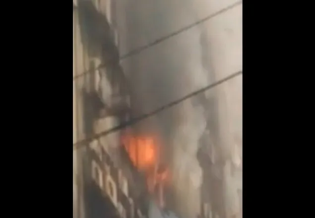 বনানী অগ্নিকাণ্ডে নিহত ১, বহু হতাহতের আশঙ্কা