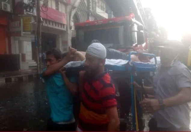 অগ্নিকাণ্ডে আহতদের কুর্মিটোলা ও ঢাকা মেডিকেলে ভর্তি 