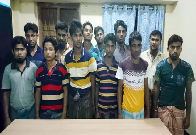 পেটের ভেতর ইয়াবাসহ ২৩ রোহিঙ্গা আটক