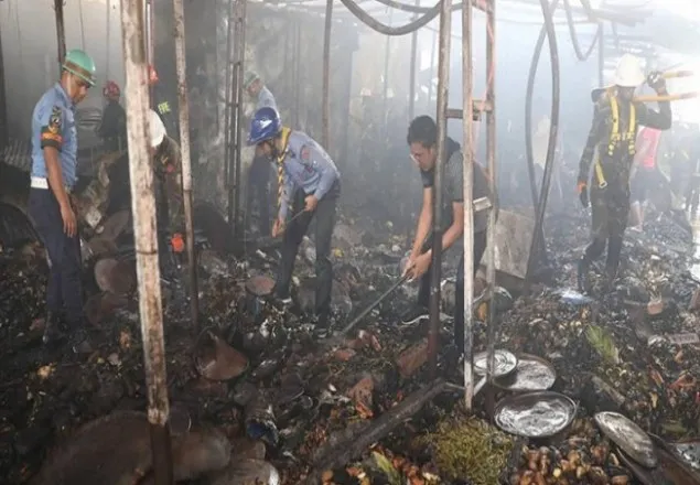 ডিএনসিসি মার্কেটে আগুন : ৫ সদস্যের কমিটি