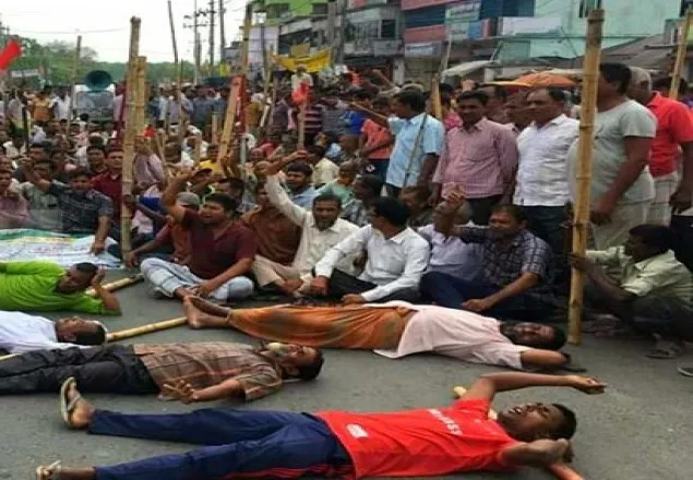 রাজশাহীতে জুট মিল শ্রমিকদের কর্মবিরতি অব্যাহত