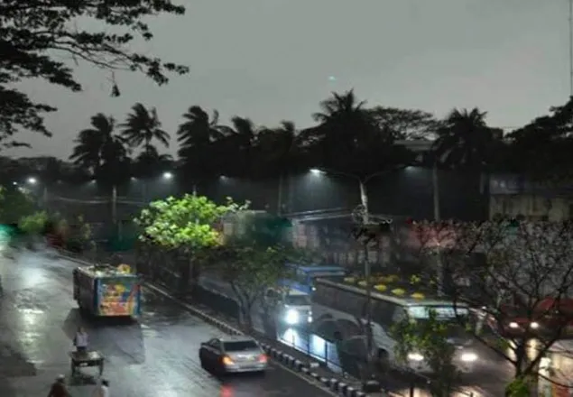 ঢাকায় ৭৪ কিলোমিটার বেগে কালবৈশাখী ঝড়