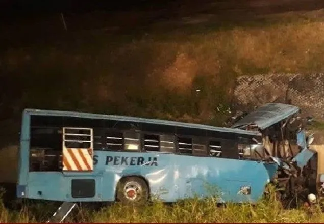মালয়েশিয়ায় বাস খাদে, ৬ বাংলাদেশিসহ ১১ জন নিহত