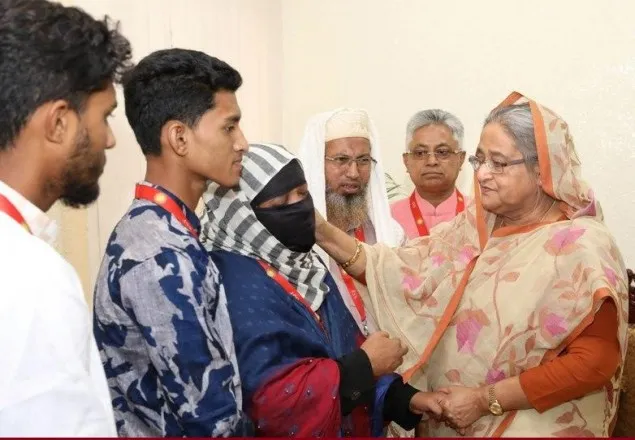 প্রধানমন্ত্রীর সঙ্গে নুসরাত পরিবারের সাক্ষাৎ 