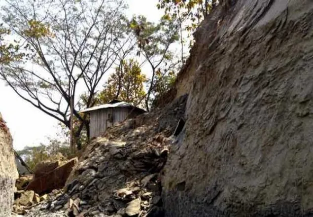 চুয়াডাঙ্গায় মাটিচাপায় ২ ইটভাটা শ্রমিক নিহত