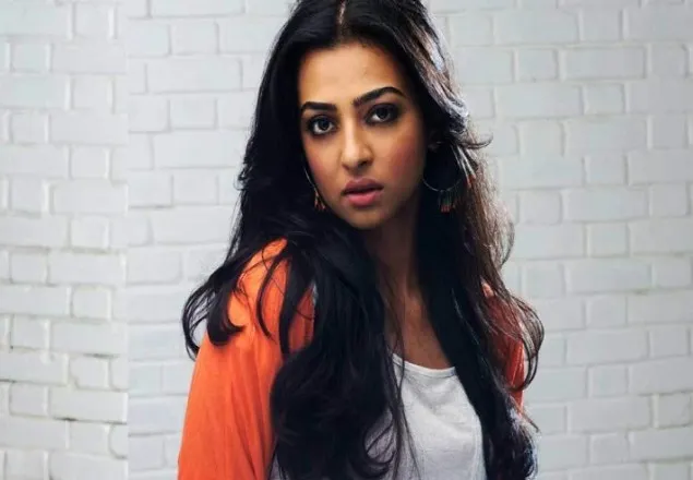 ‘মধ্যরাতে আমার ঘরের দরজা ধাক্কাতে থাকেন ওই লোক’